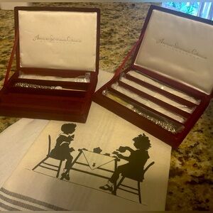 VINTAGE GODINGER AMERICAN SILVERSMITHS COLLECTION 2 SETS BUTTER KNIFES 6 TOTAL
